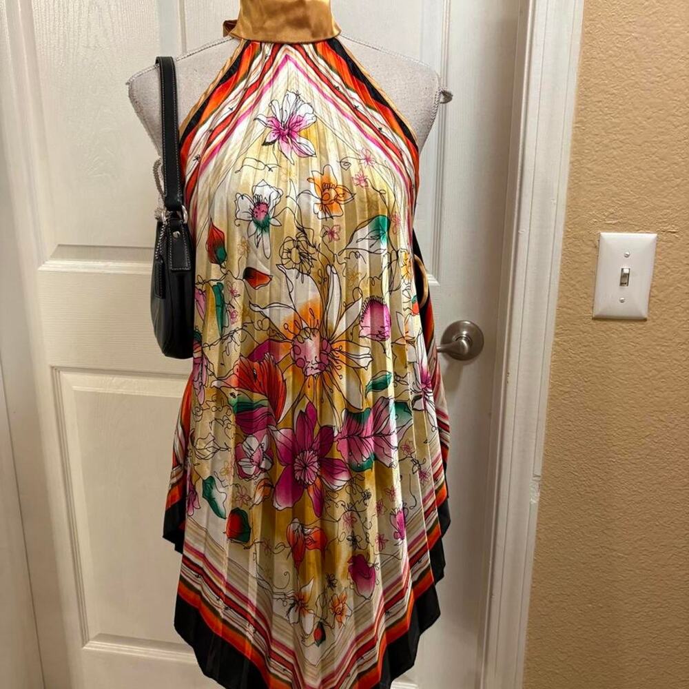Minimi colorful floral print top. Size medium